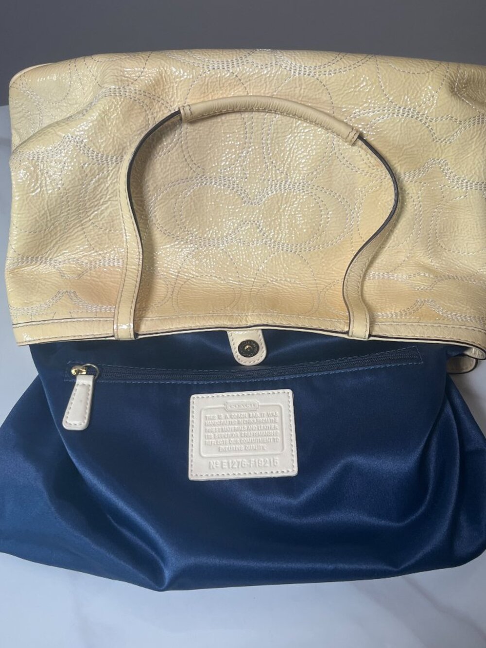 Coach Signature Stitched Pale Yellow Patent Leather Kisslock Carryall F19215 - Picture 14 of 16